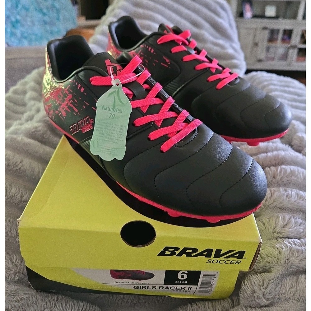 Brava Girls Soccer Racer II Cleats Black Pink Size 6.  New In Box With Tag.